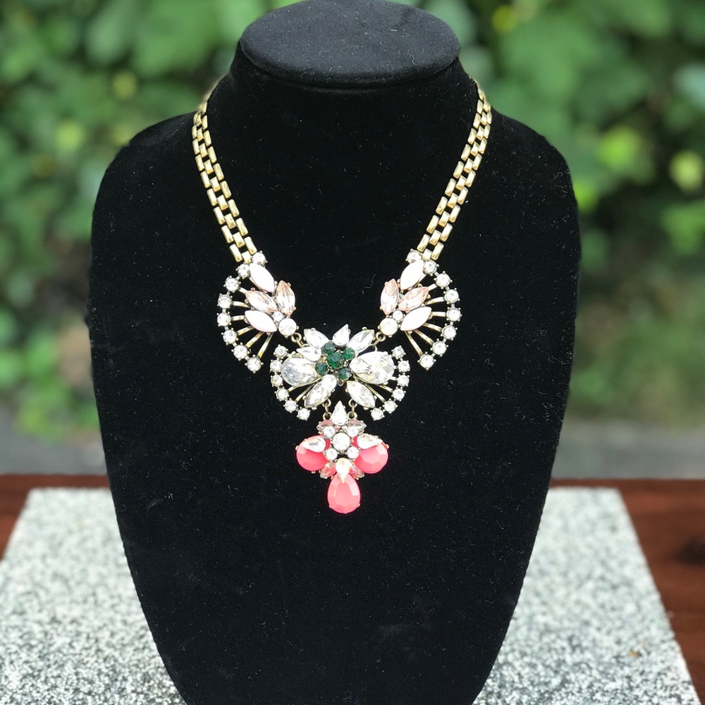 🆕 STUNNING STATEMENT NECKLACE